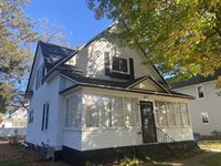 427 N 6th Avenue, Wausau, WI 54401