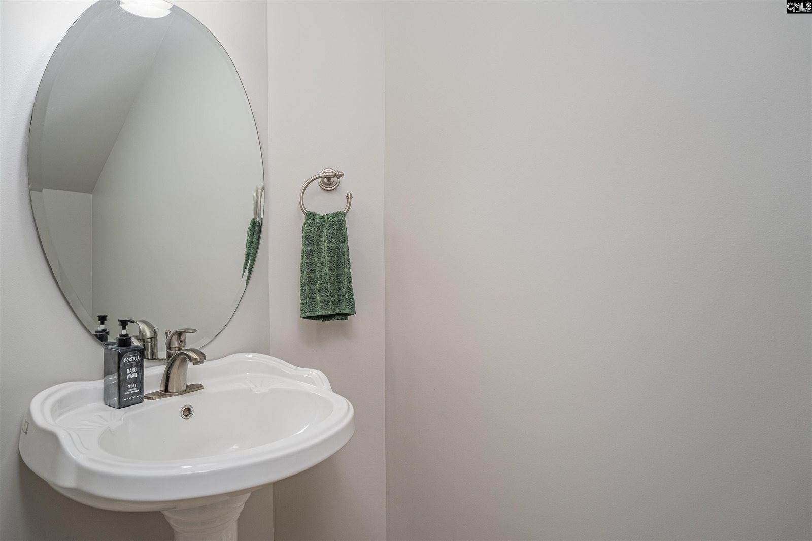 240 Jeter, Gilbert, SC 29054