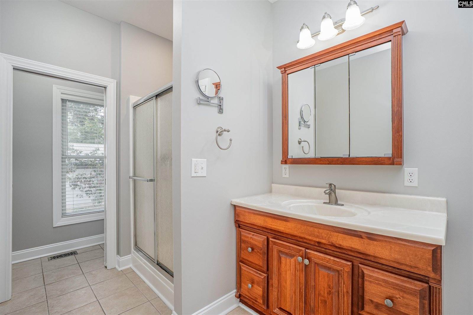 240 Jeter, Gilbert, SC 29054