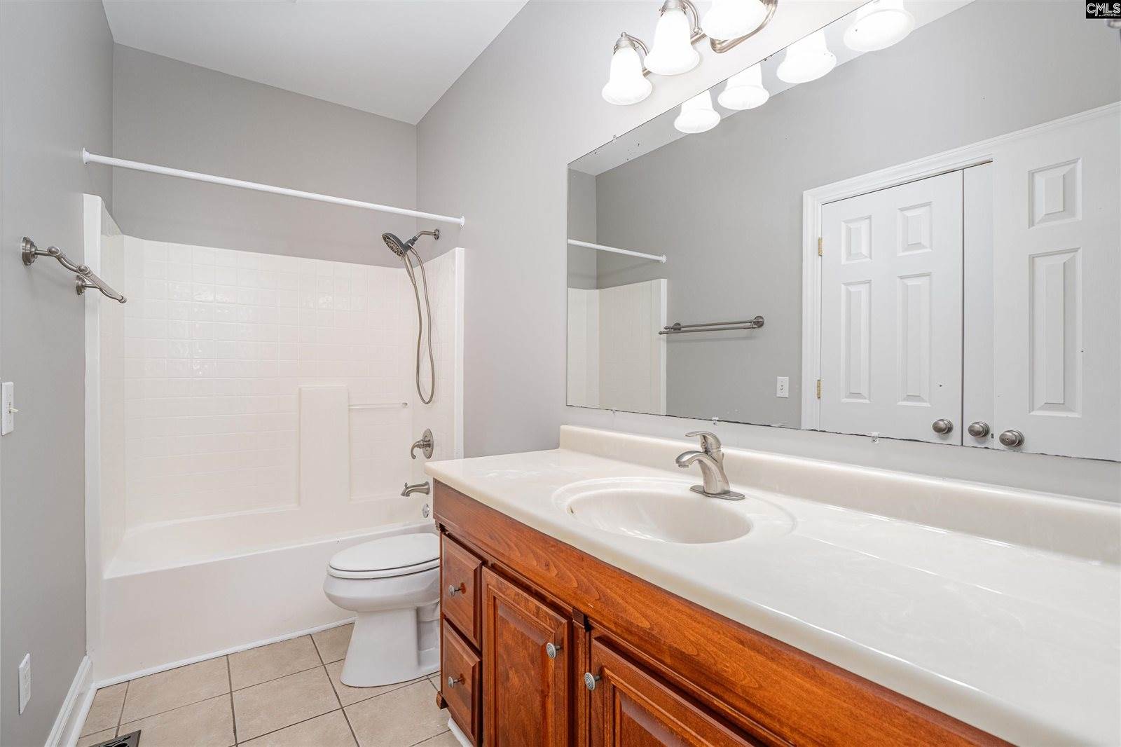 240 Jeter, Gilbert, SC 29054