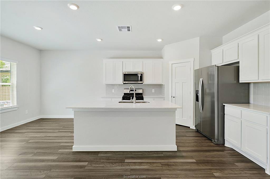 919 Lady Bird, College Station, TX 77845