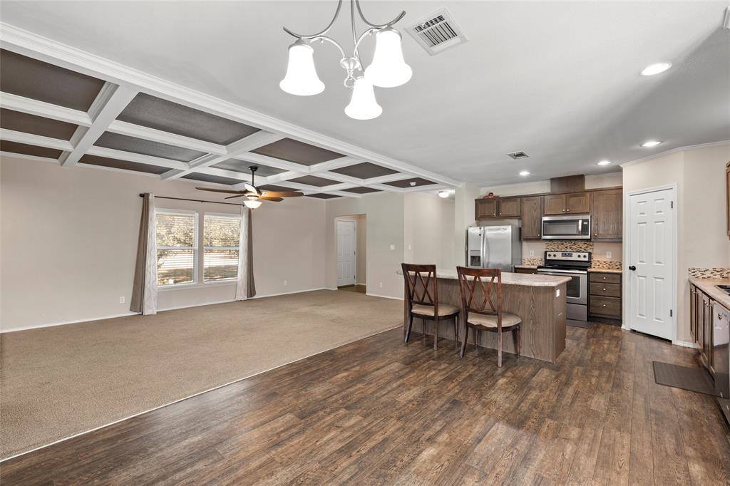 1605 Cloverleaf Road, Bellmead, TX 76705