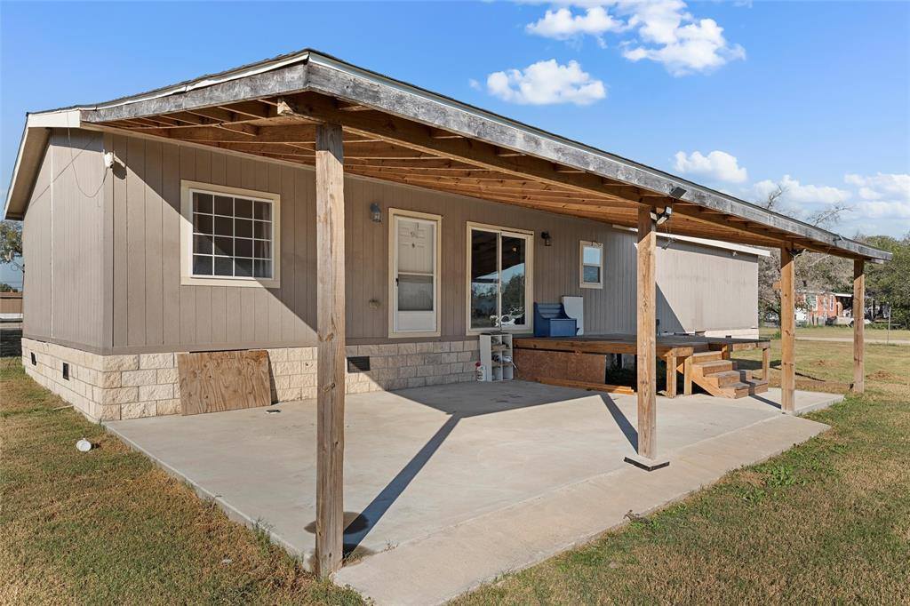 1605 Cloverleaf Road, Bellmead, TX 76705