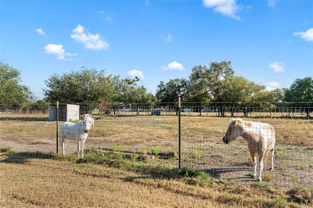 1605 Cloverleaf Road, Bellmead, TX 76705