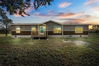 1605 Cloverleaf Road, Bellmead, TX 76705