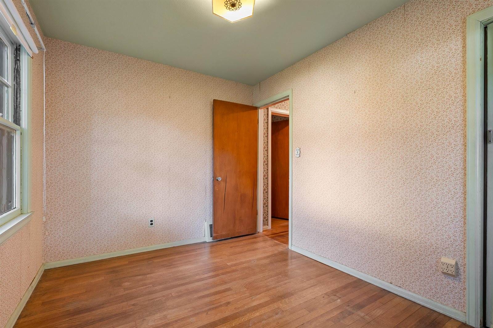 1908 Glendale Boulevard, Kalamazoo, MI 49004