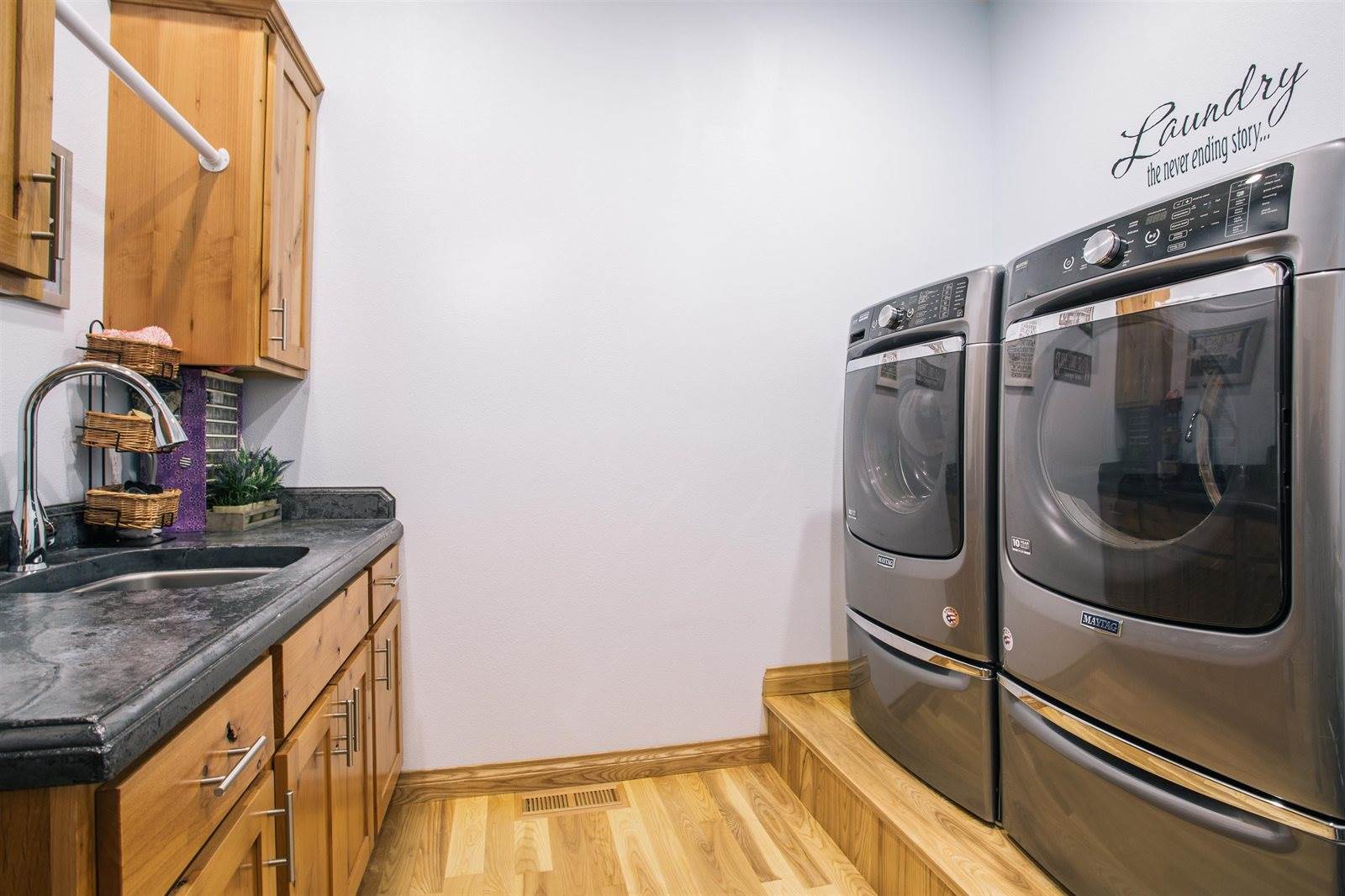 N6695 Pelsdorf Avenue, Granton, WI 54436