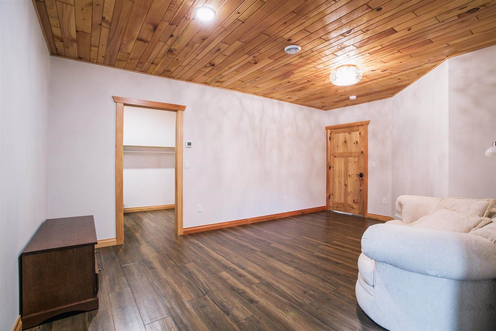 N6695 Pelsdorf Avenue, Granton, WI 54436