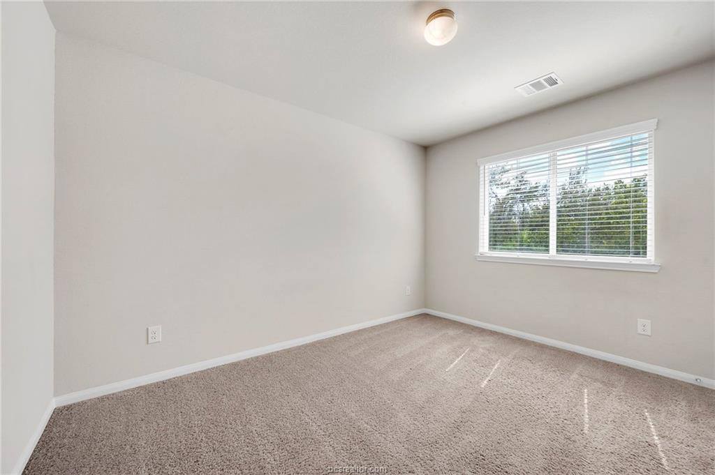 994 Crossing Drive, Bryan, TX 77803