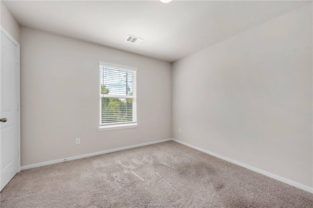 994 Crossing Drive, Bryan, TX 77803