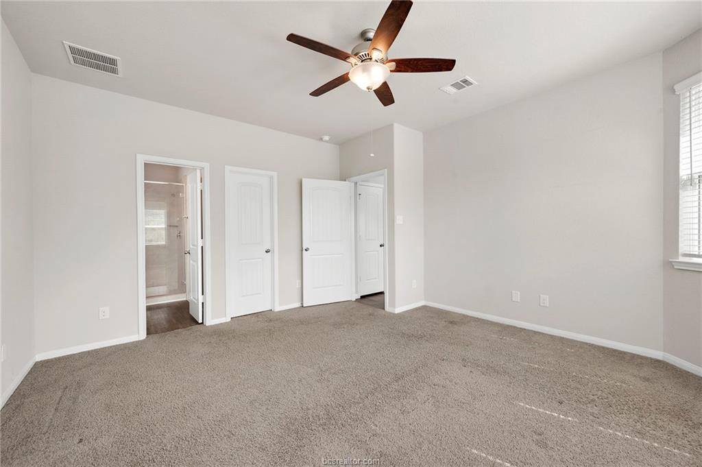 994 Crossing Drive, Bryan, TX 77803