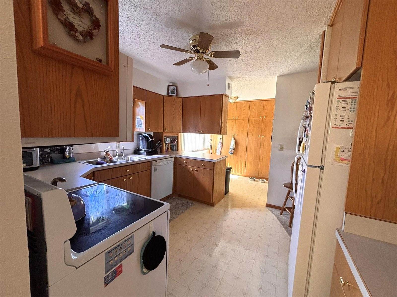 1715 Terrace Dr, Minot, ND 58703