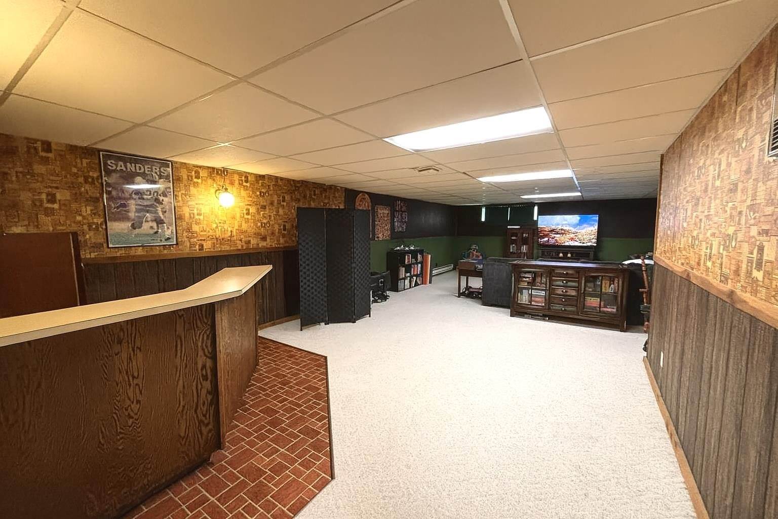 1715 Terrace Dr, Minot, ND 58703