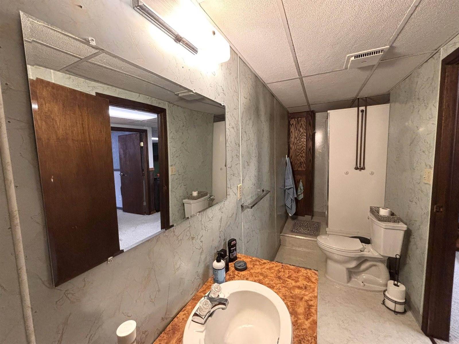 1715 Terrace Dr, Minot, ND 58703