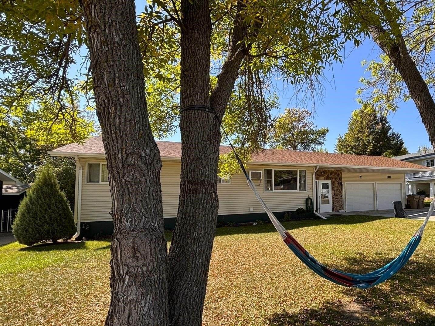 1715 Terrace Dr, Minot, ND 58703