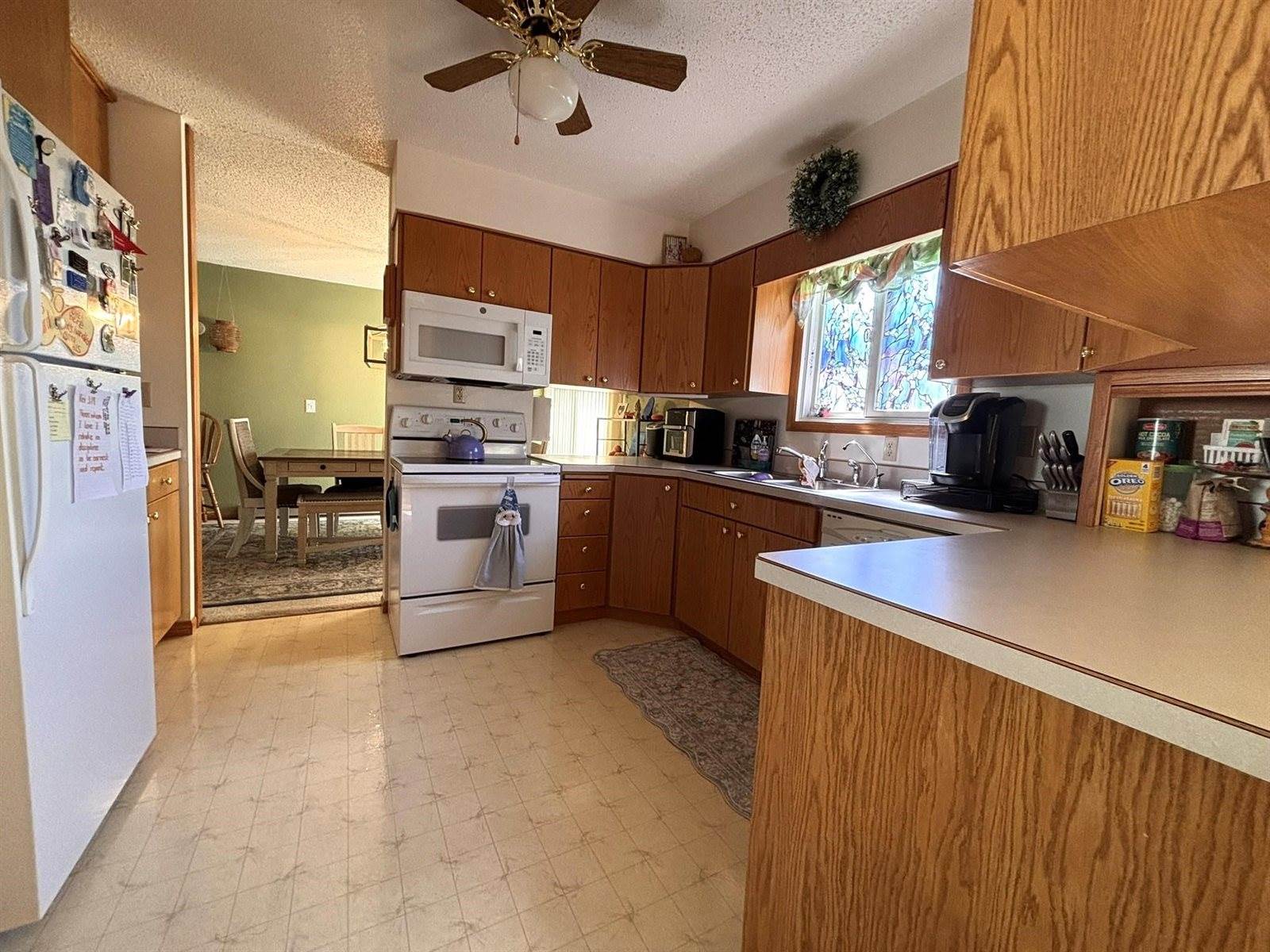 1715 Terrace Dr, Minot, ND 58703