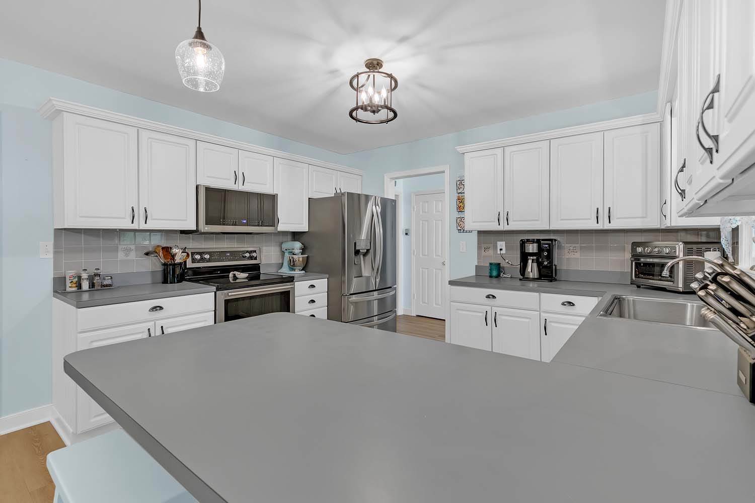 175 Healey Cove Drive, Hardyville, VA 23070