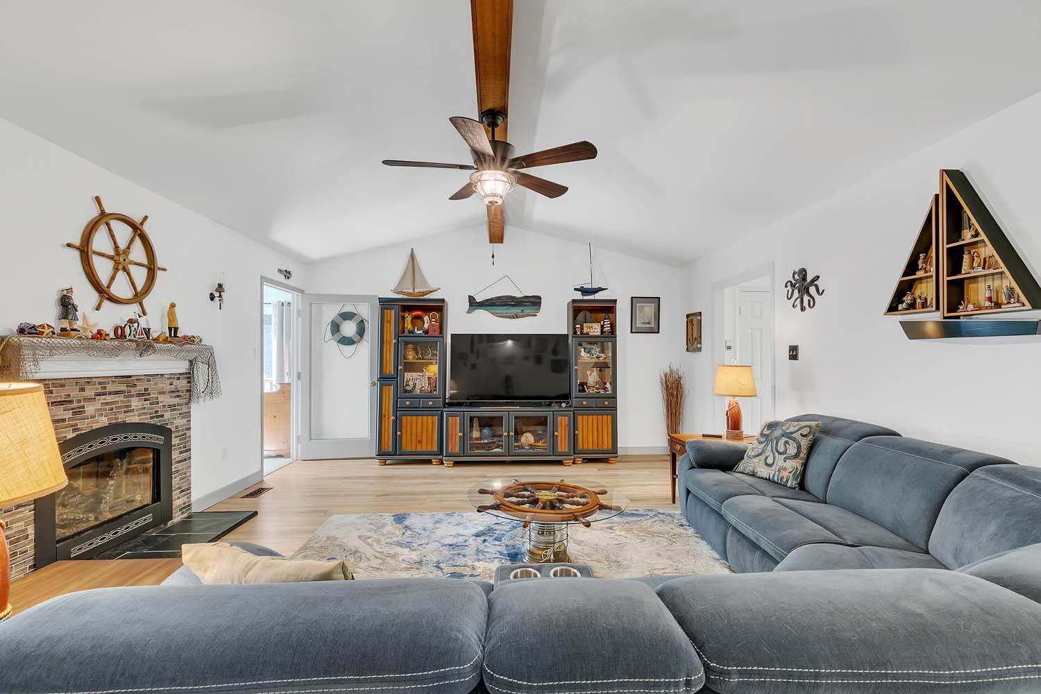 175 Healey Cove Drive, Hardyville, VA 23070