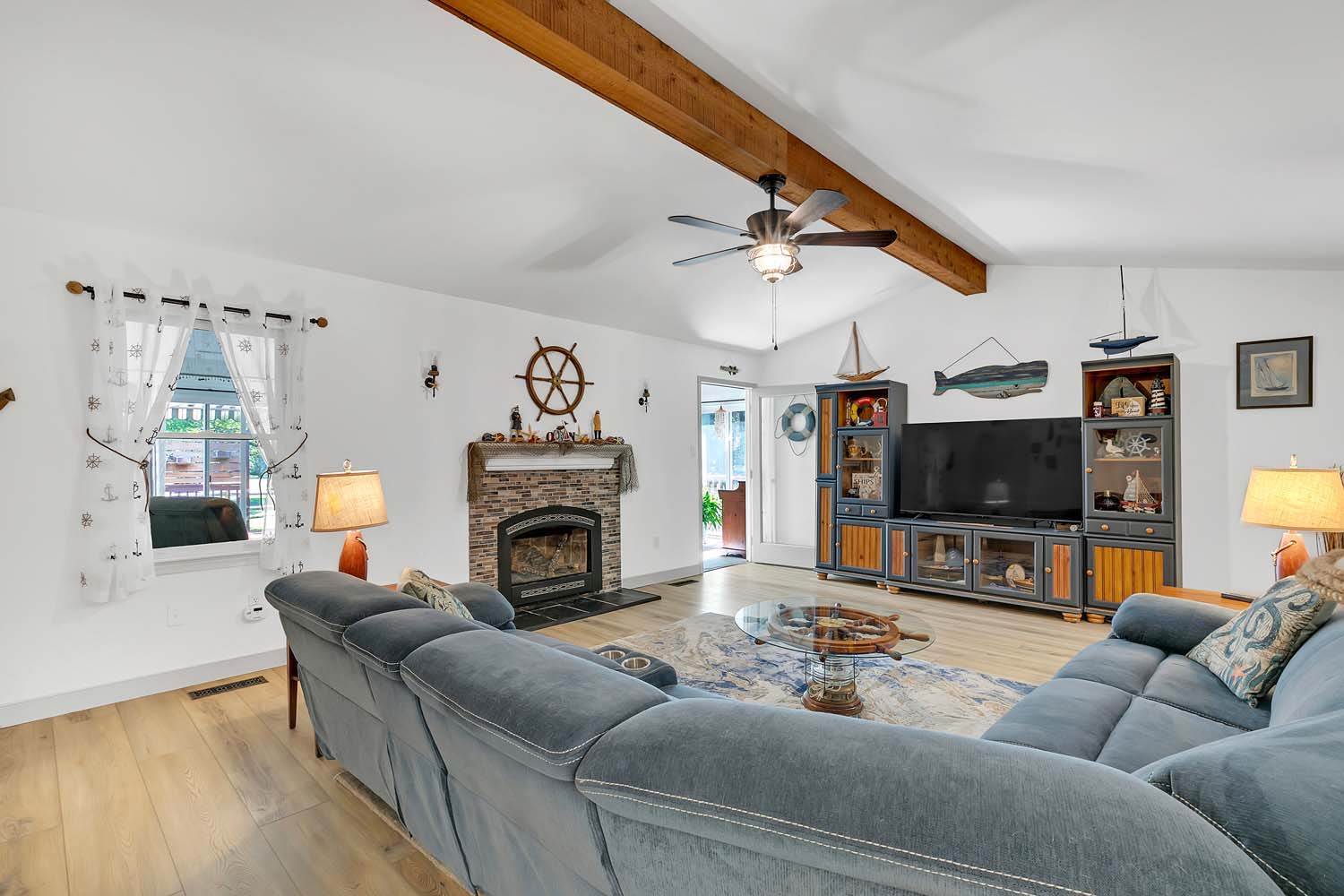 175 Healey Cove Drive, Hardyville, VA 23070