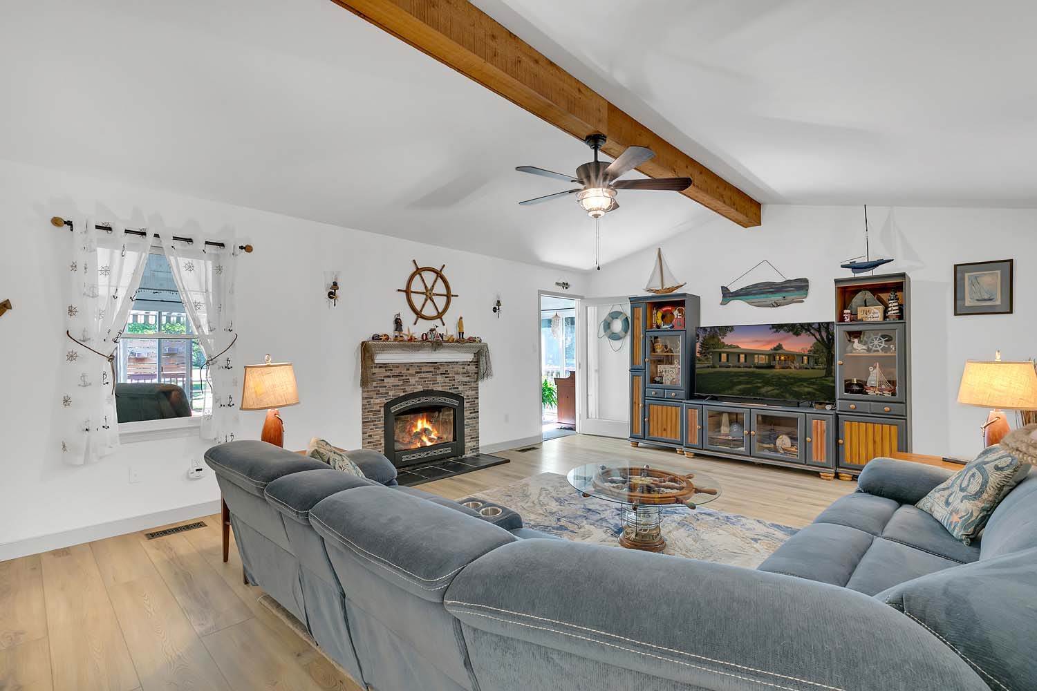 175 Healey Cove Drive, Hardyville, VA 23070