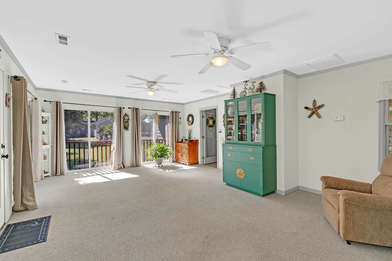 175 Healey Cove Drive, Hardyville, VA 23070