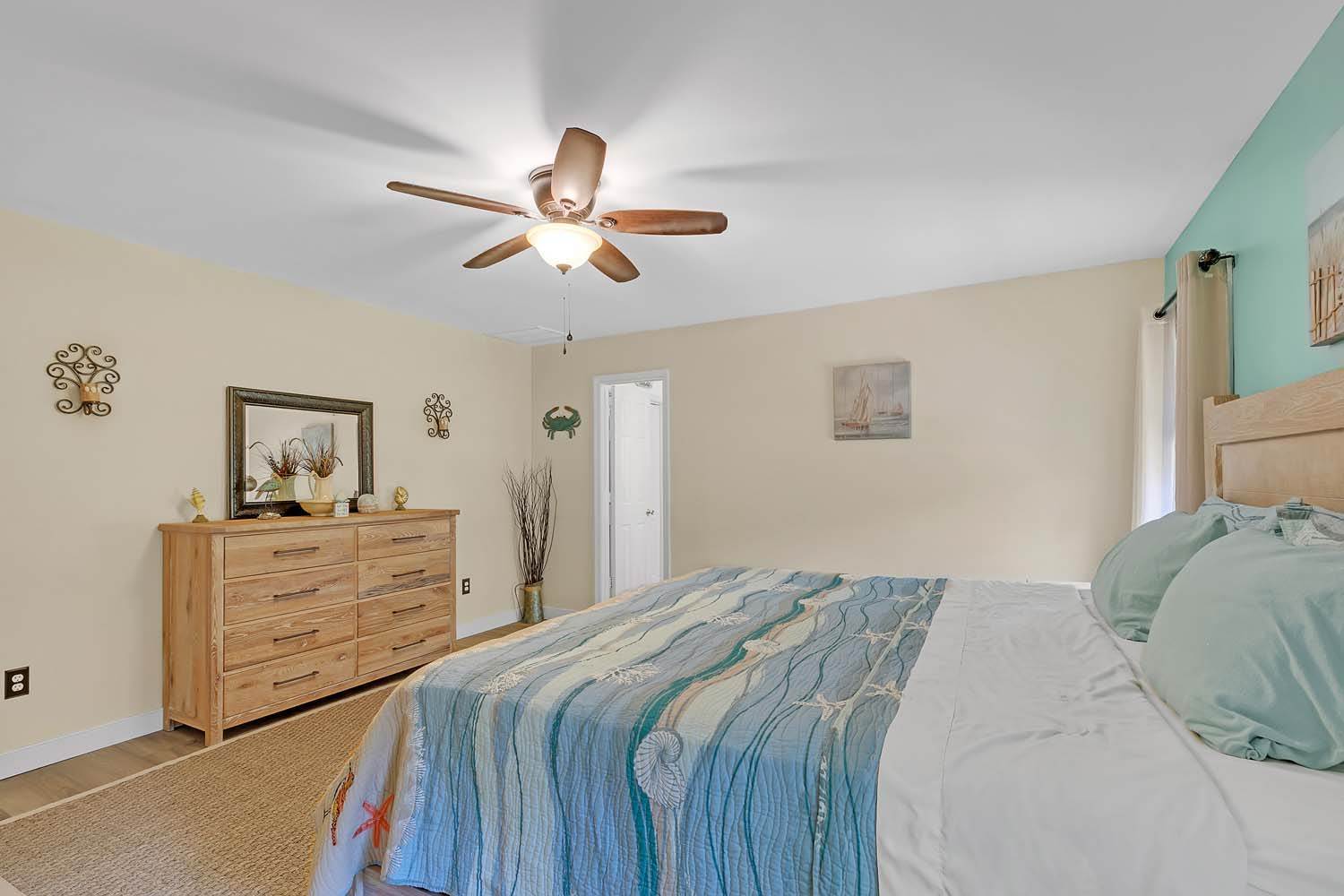 175 Healey Cove Drive, Hardyville, VA 23070