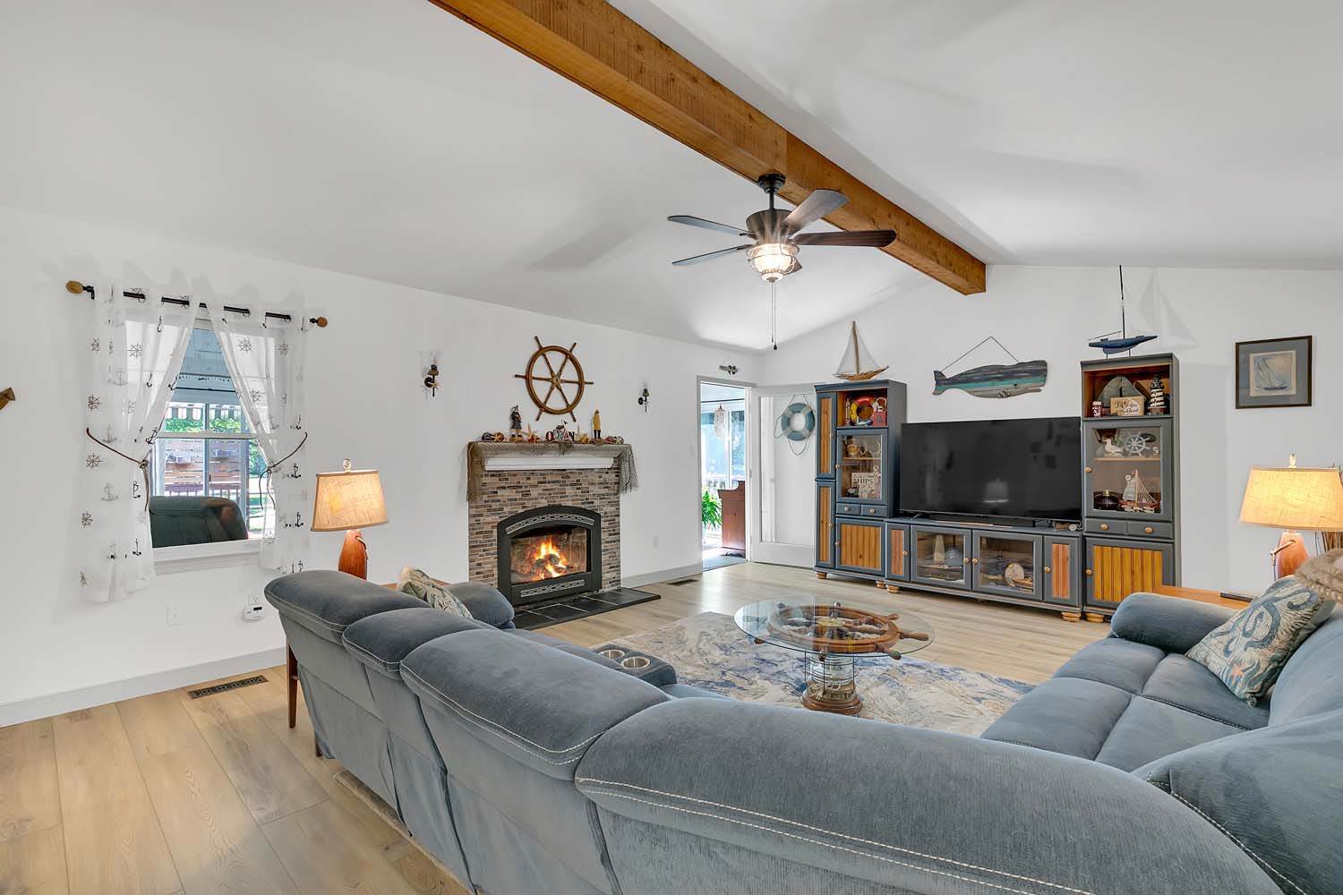 175 Healey Cove Drive, Hardyville, VA 23070