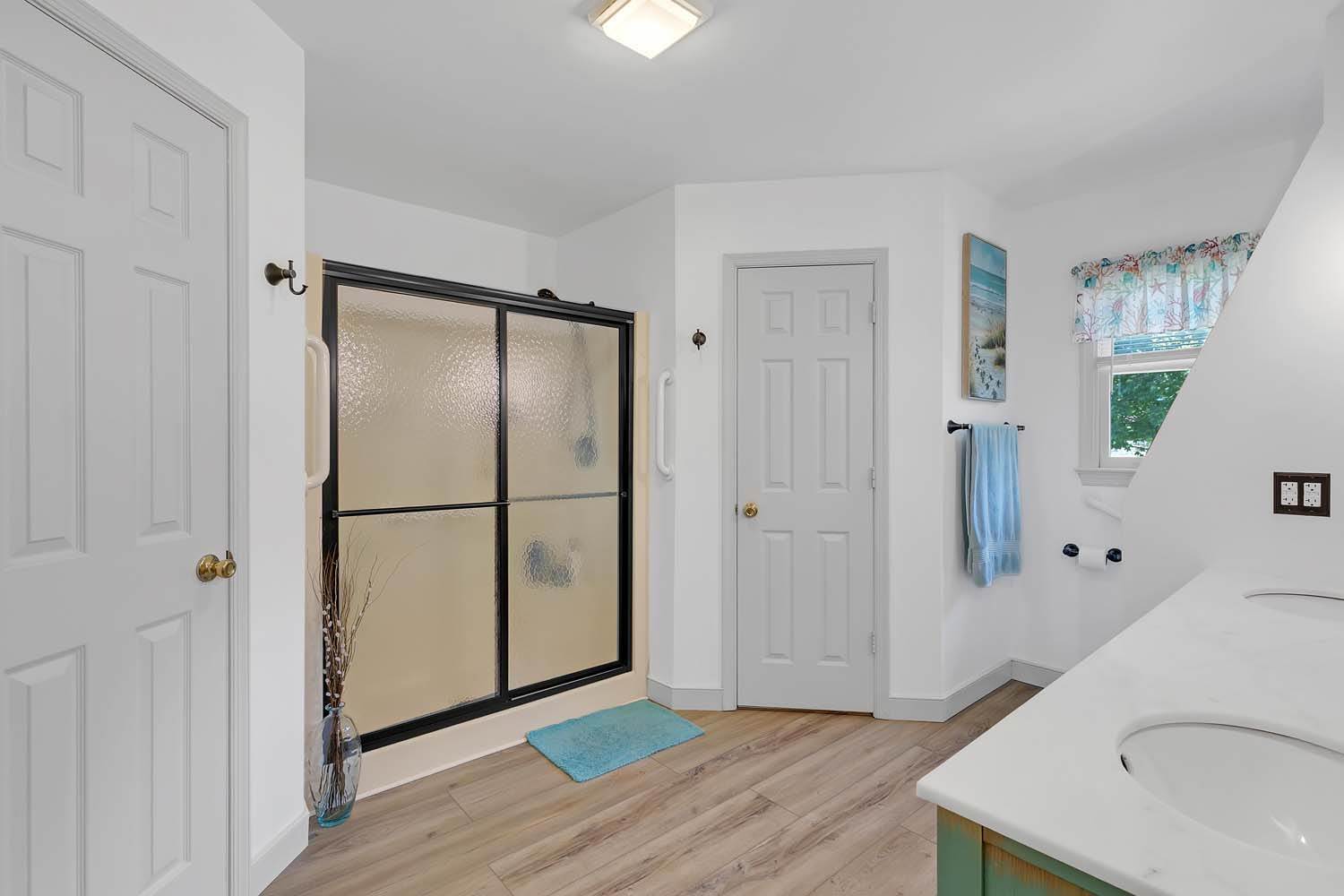 175 Healey Cove Drive, Hardyville, VA 23070