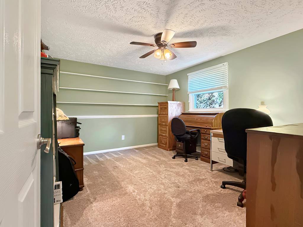 1230 Columbus Cir N, Ashland, OH 44805