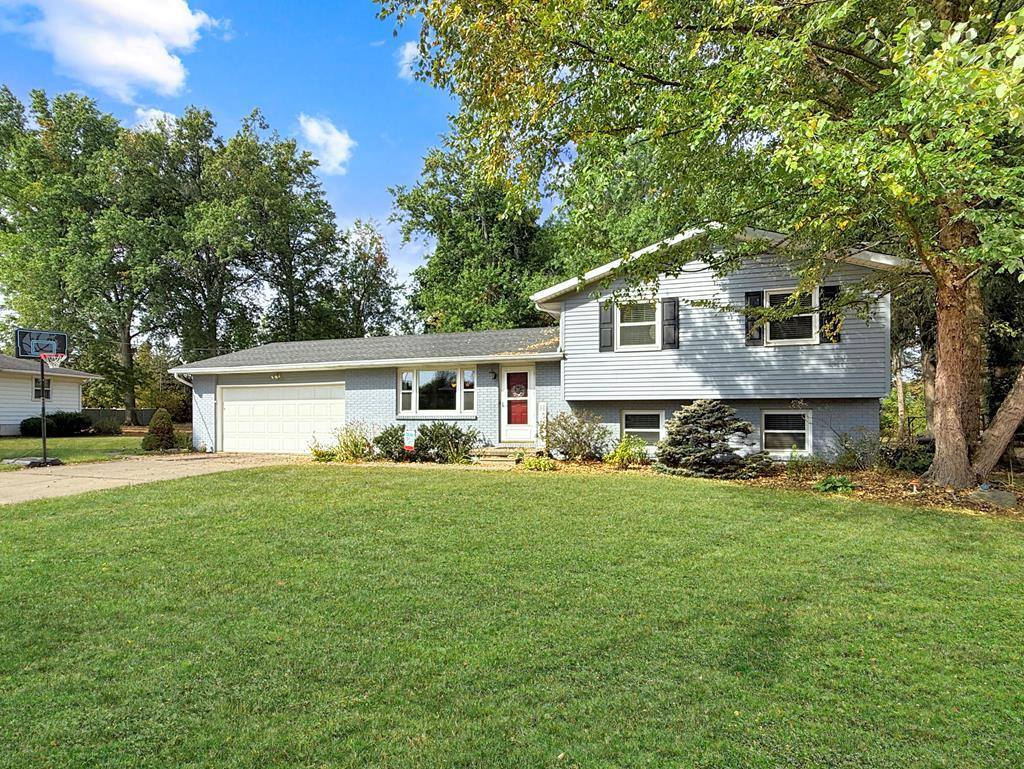 1230 Columbus Cir N, Ashland, OH 44805