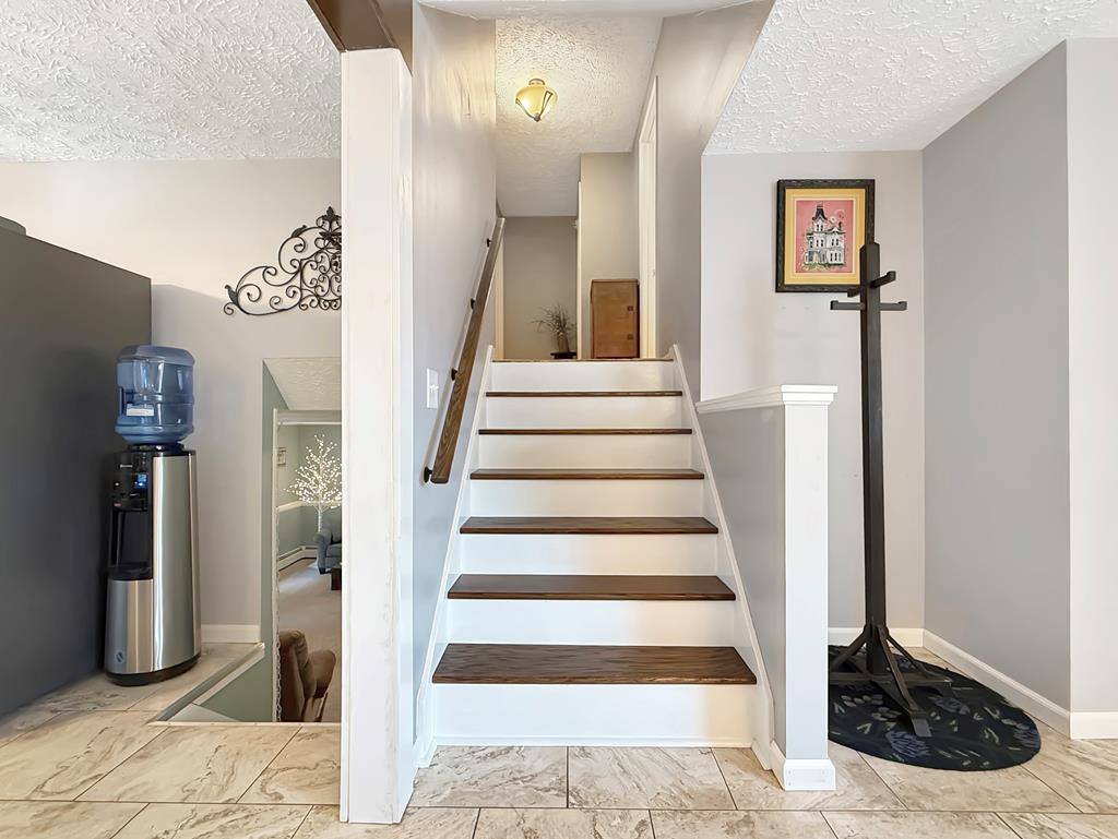 1230 Columbus Cir N, Ashland, OH 44805