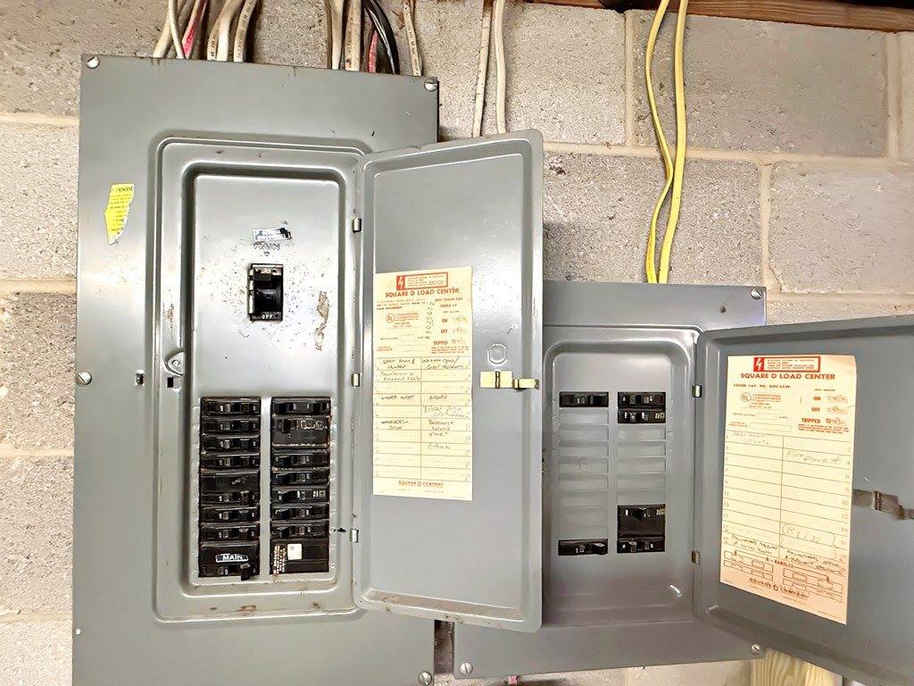 1230 Columbus Cir N, Ashland, OH 44805