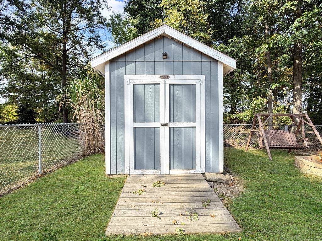 1230 Columbus Cir N, Ashland, OH 44805