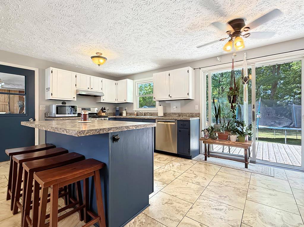 1230 Columbus Cir N, Ashland, OH 44805