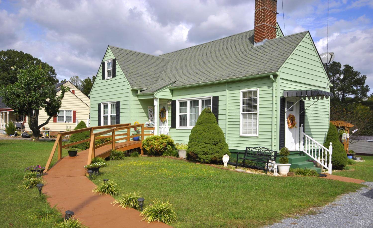 2113 Grit Road, Hurt, VA 24563