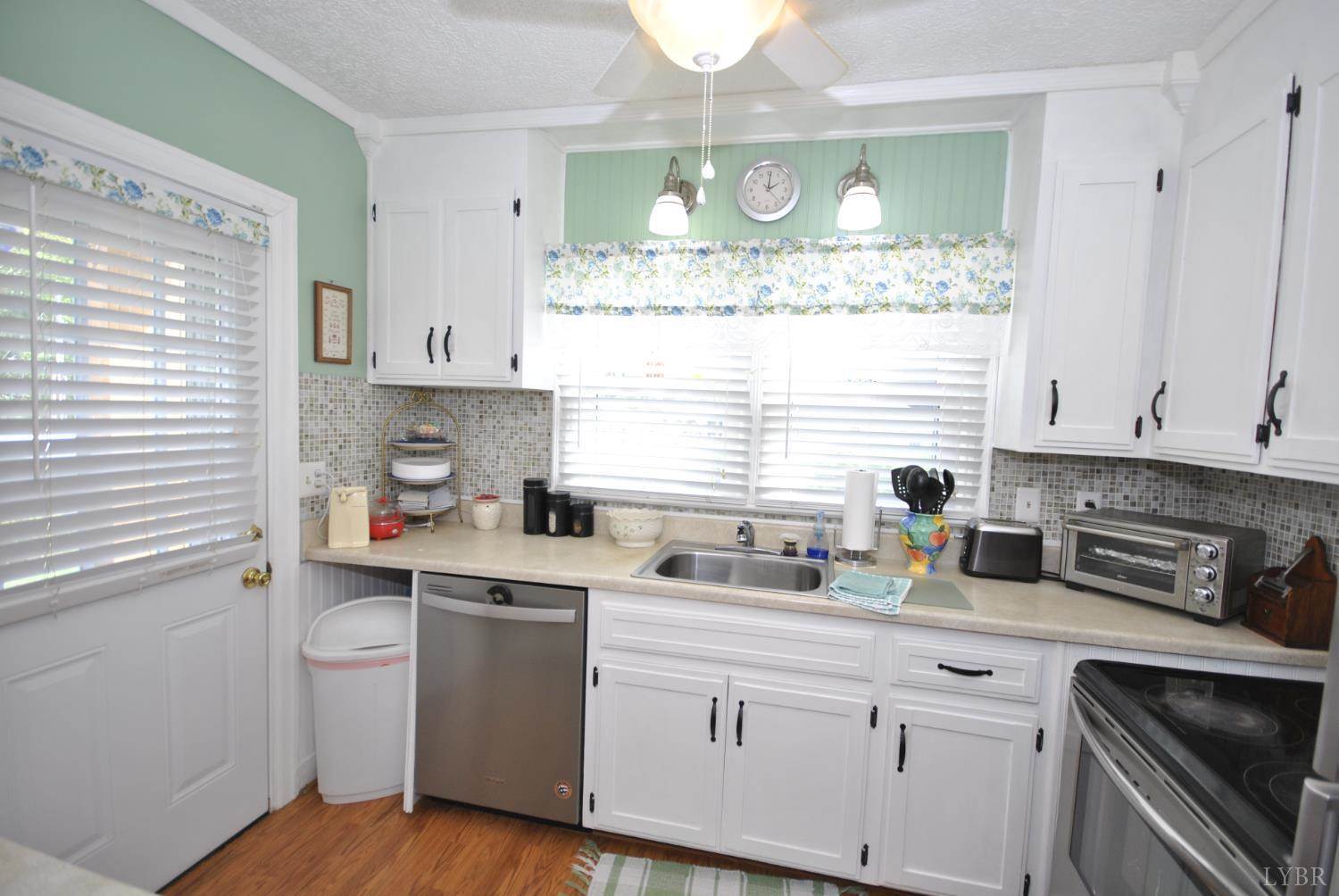 2113 Grit Road, Hurt, VA 24563