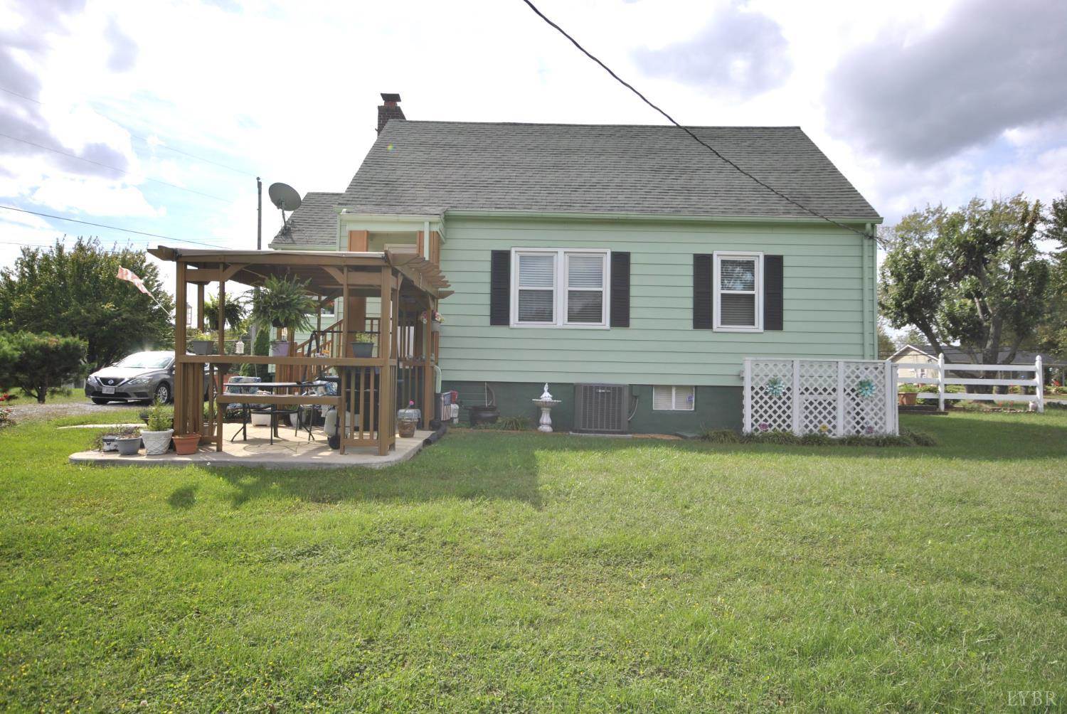 2113 Grit Road, Hurt, VA 24563