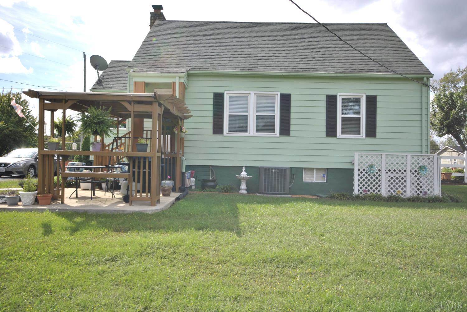 2113 Grit Road, Hurt, VA 24563