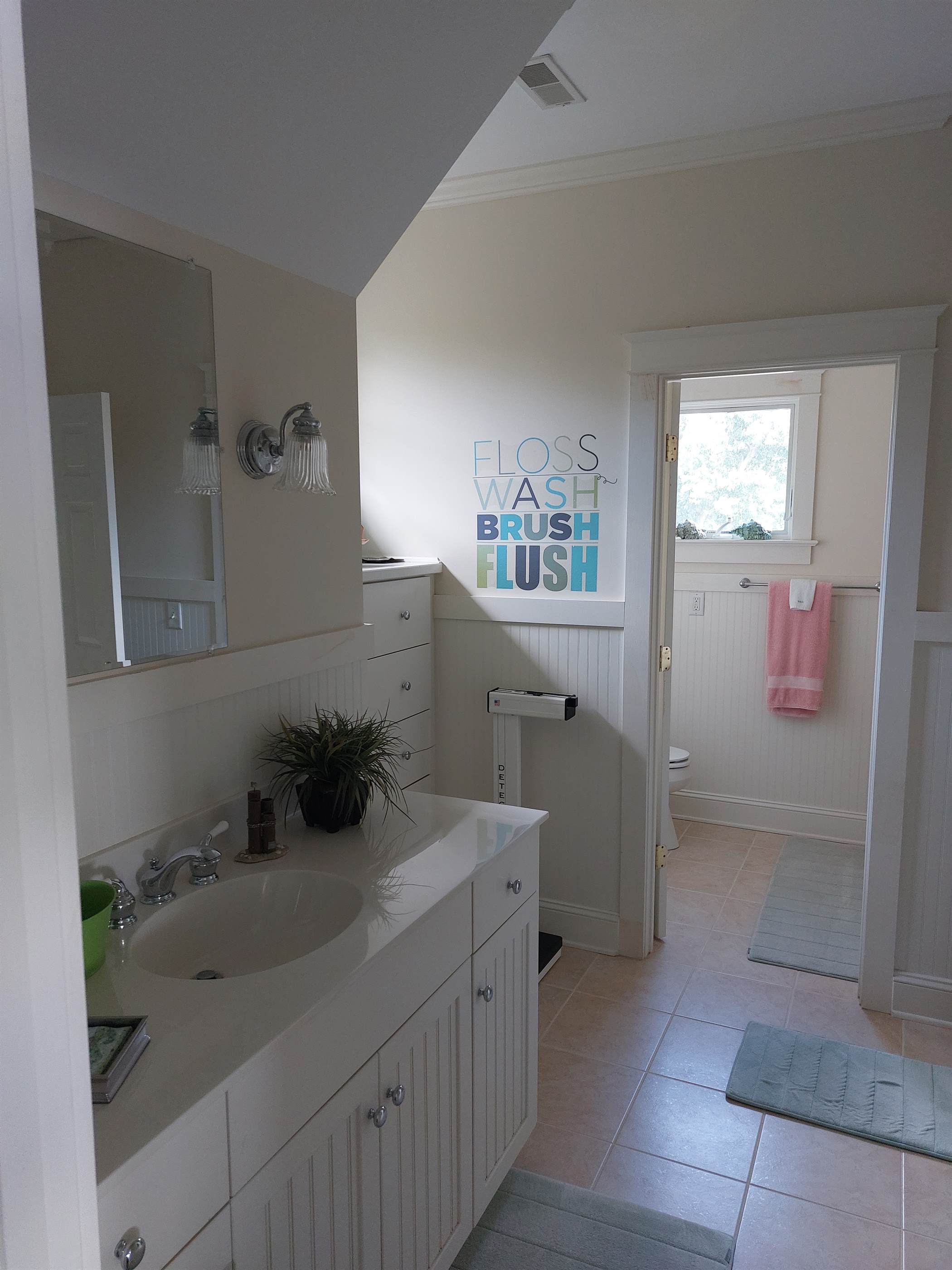 7589 Spencer Road, Gloucester Point, VA 23062