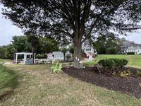 7589 Spencer Road, Gloucester Point, VA 23062