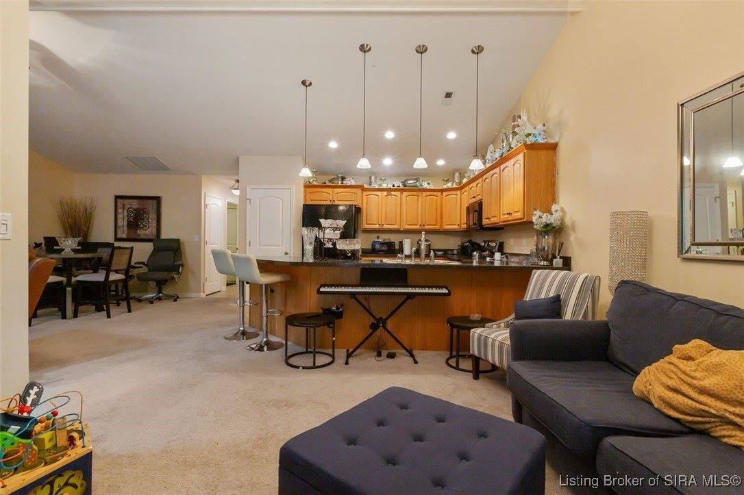 1918 Majestic Meadows Drive, Clarksville, IN 47129