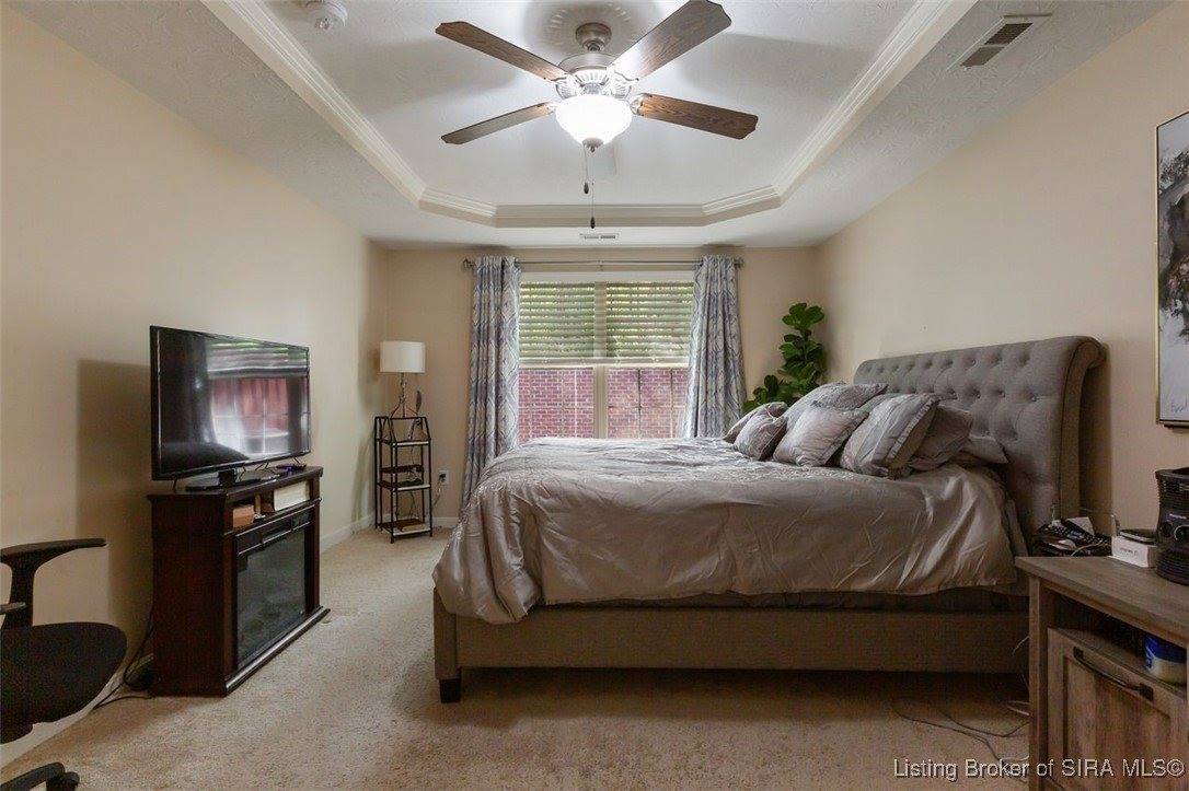1918 Majestic Meadows Drive, Clarksville, IN 47129