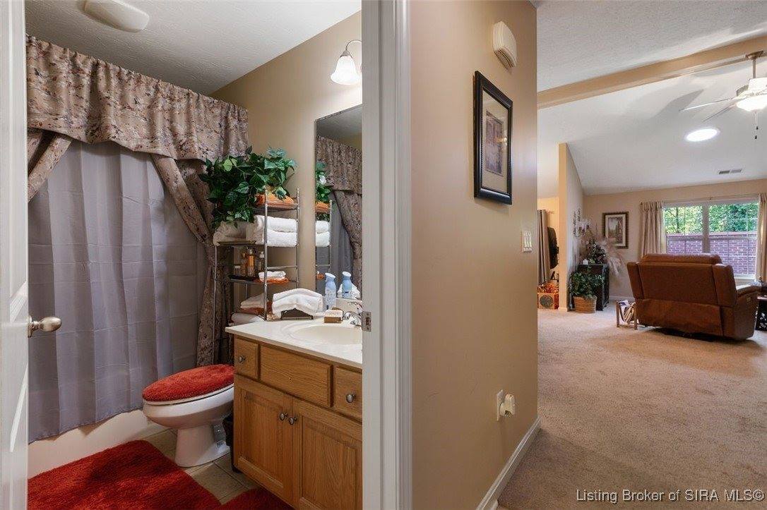 1918 Majestic Meadows Drive, Clarksville, IN 47129