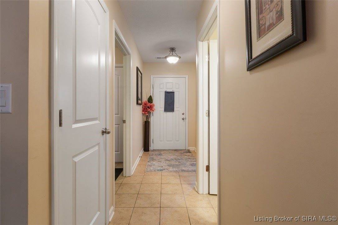 1918 Majestic Meadows Drive, Clarksville, IN 47129