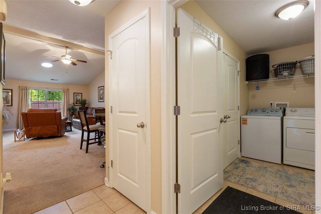 1918 Majestic Meadows Drive, Clarksville, IN 47129