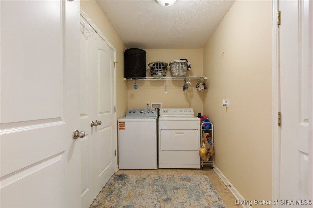 1918 Majestic Meadows Drive, Clarksville, IN 47129