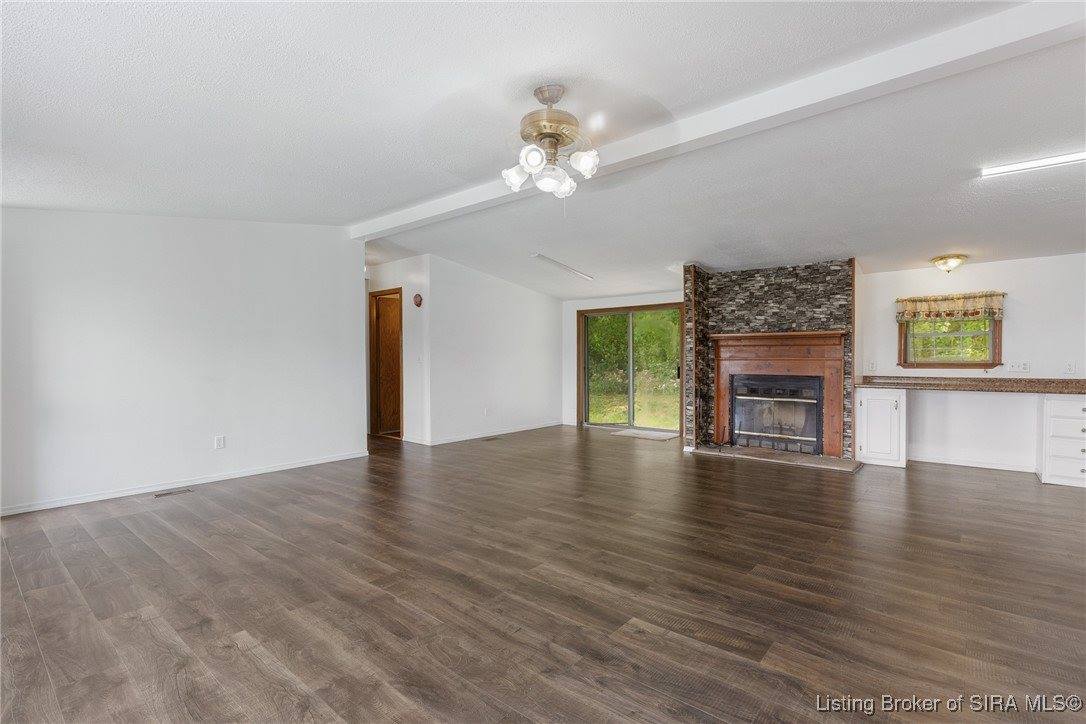 10055 Old Highway 111 SE, Elizabeth, IN 47117