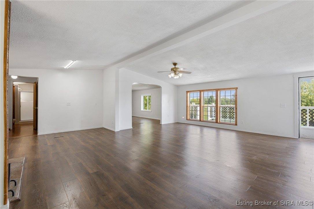 10055 Old Highway 111 SE, Elizabeth, IN 47117