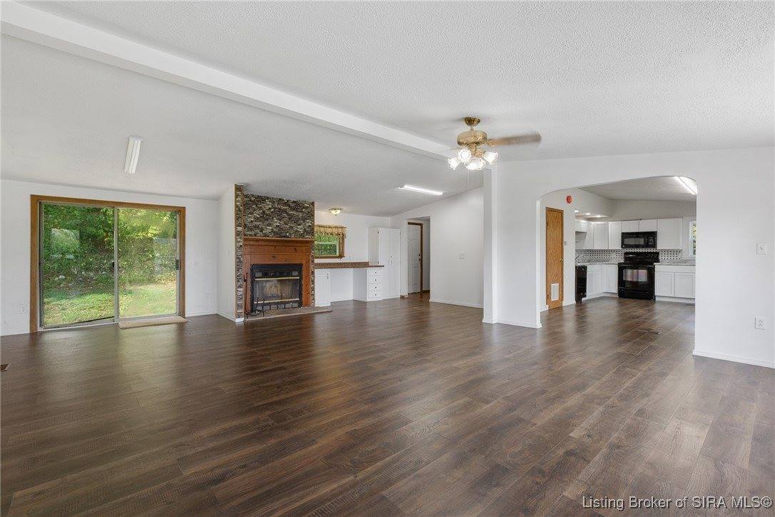 10055 Old Highway 111 SE, Elizabeth, IN 47117