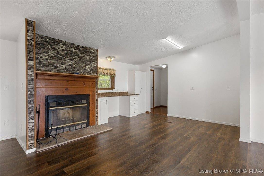 10055 Old Highway 111 SE, Elizabeth, IN 47117